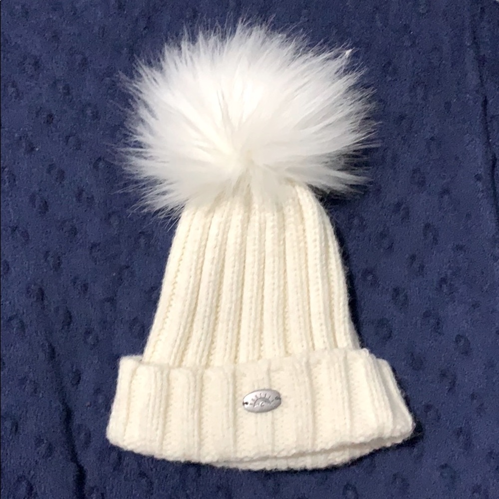 Calikids toque with pompom in EUC